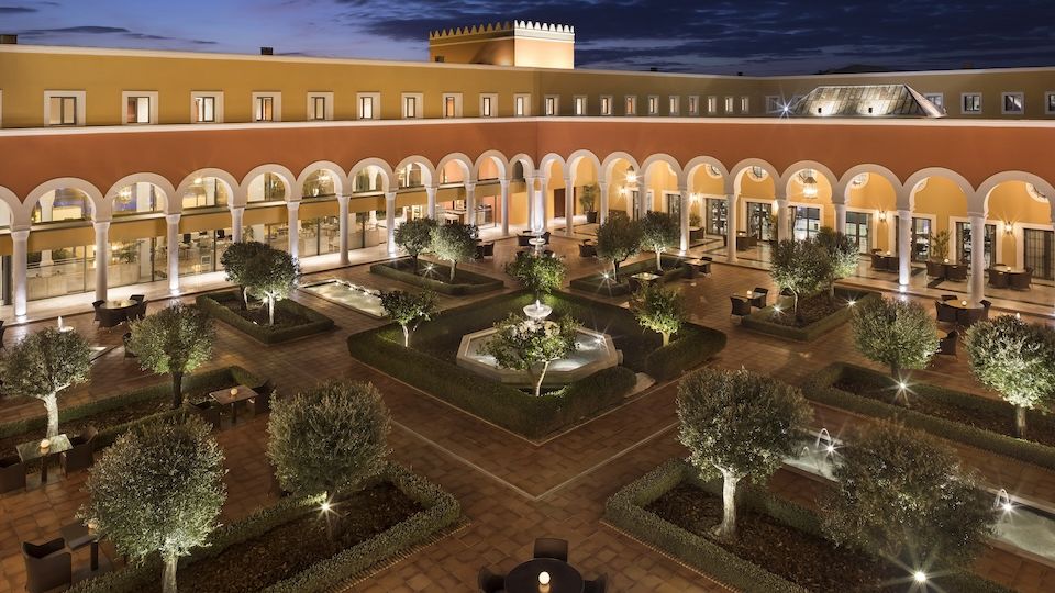 palacio sancti petri patio