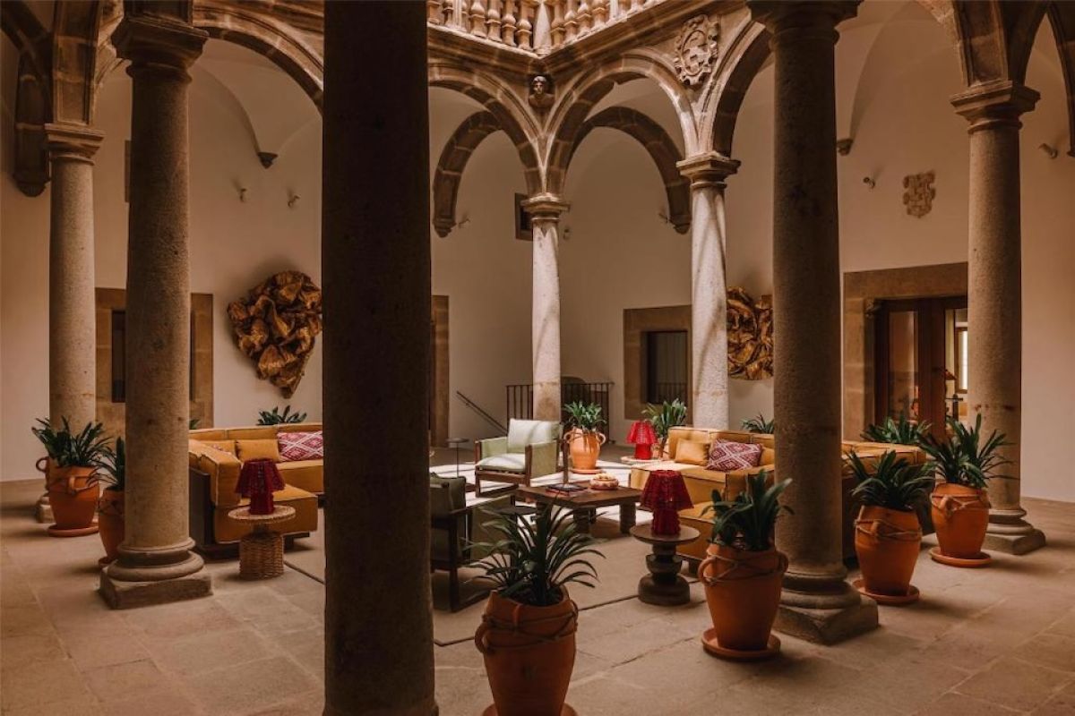 palacio de godoy caceres