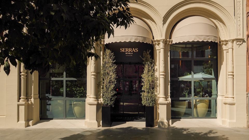 serras sevilla fachada
